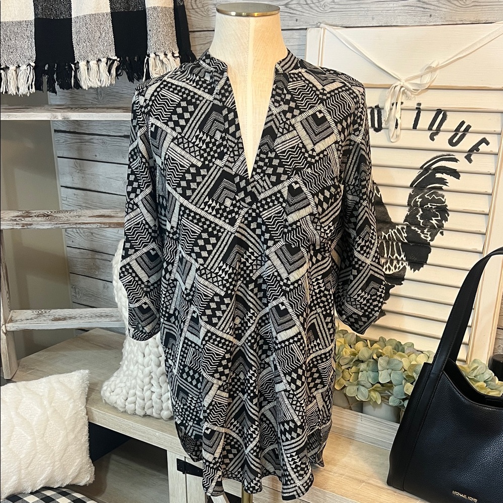 Lush Chic Black and White Patterned Tunic Top